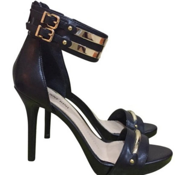 CLOSING MY CLOSET! - Picture 1 of 1